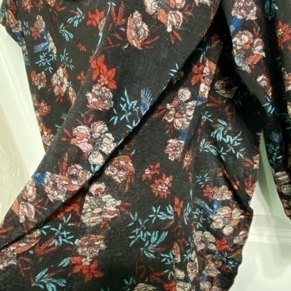 Free people long sleeve floral print with ruffle Size M - Picture 3 of 7